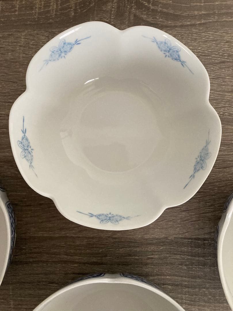 ☆ 中鉢 煮物鉢 和食器 清 昭和レトロ 花 青 白 4個セット ☆