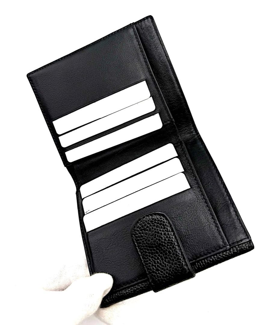 シャネルキャビアスキン ココマーク黒折り財布