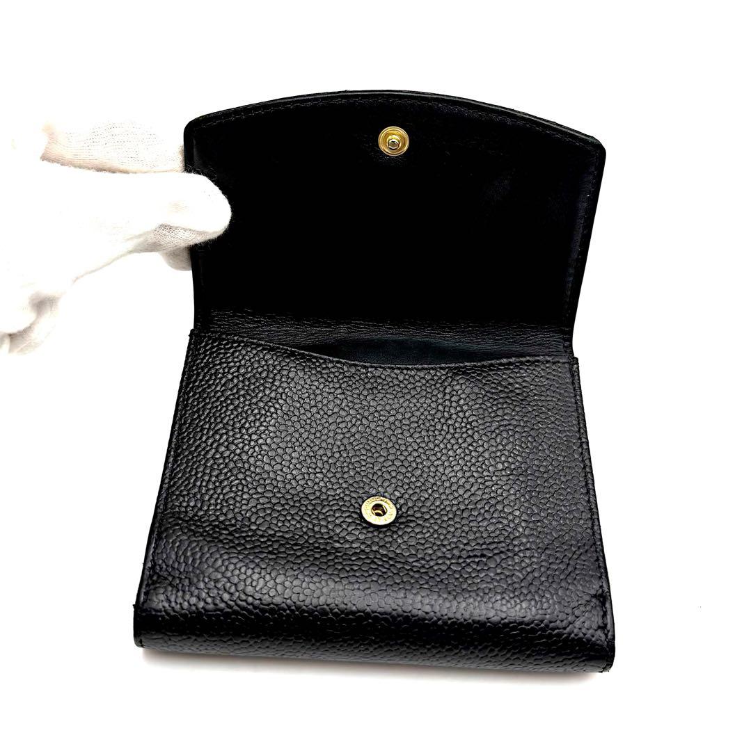 シャネルキャビアスキン ココマーク黒折り財布