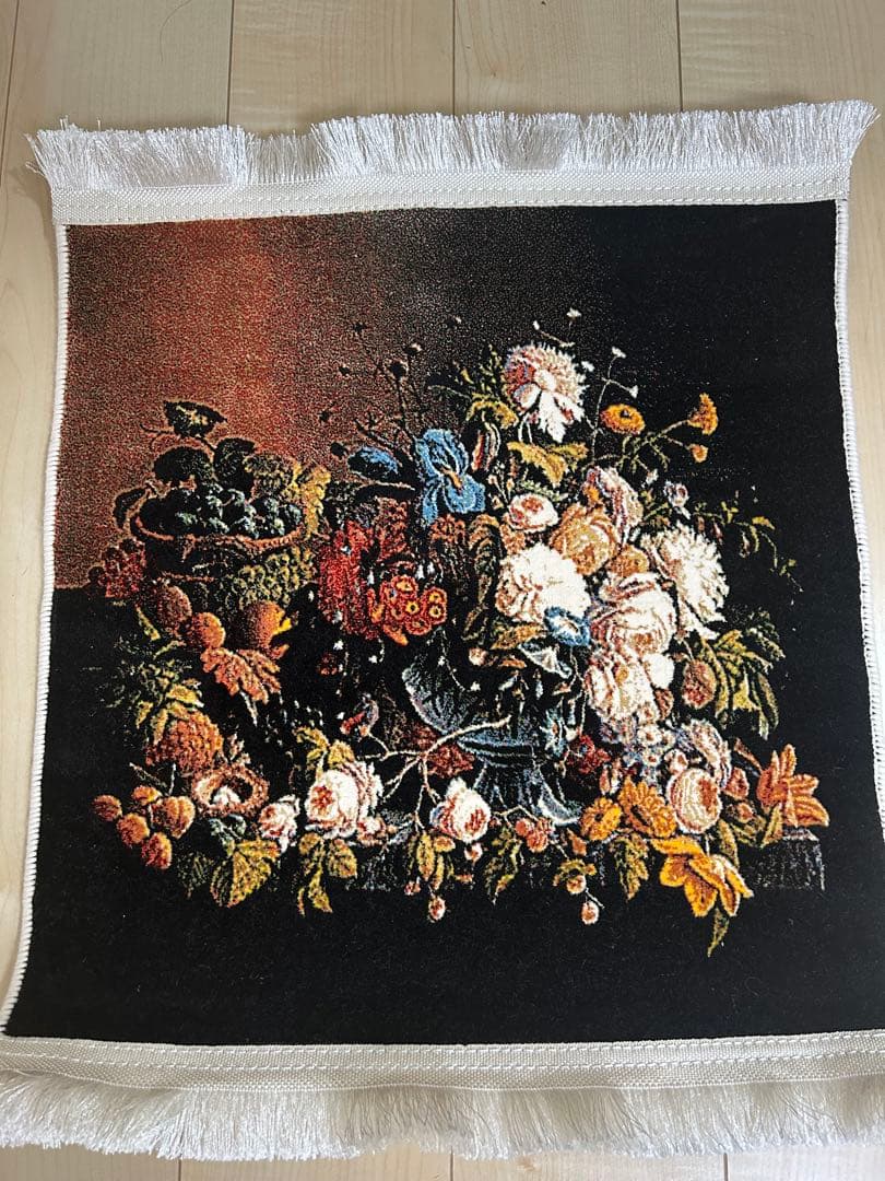 イラン製　飾りカーペット　花柄　60✖️50