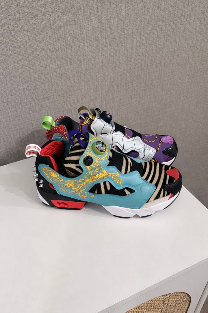 Reebok Instapump Fury × MINIONS コラボスニーカー