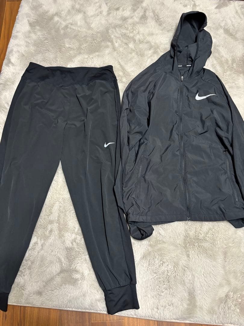 NIKE ナイキ　ウインドブレーカー　上下　ランニング