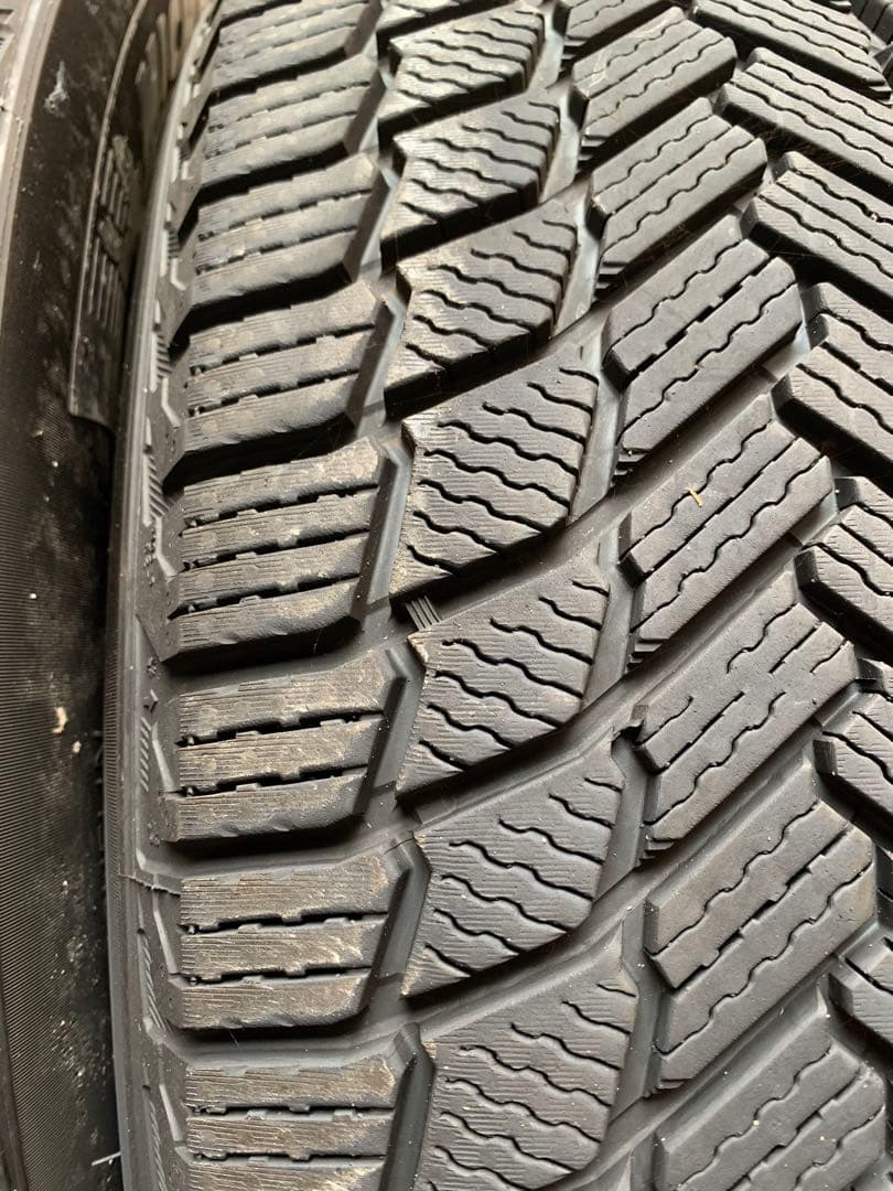 スタッドレスタイヤ 265/65 R 17 2022年製　ミシュラン