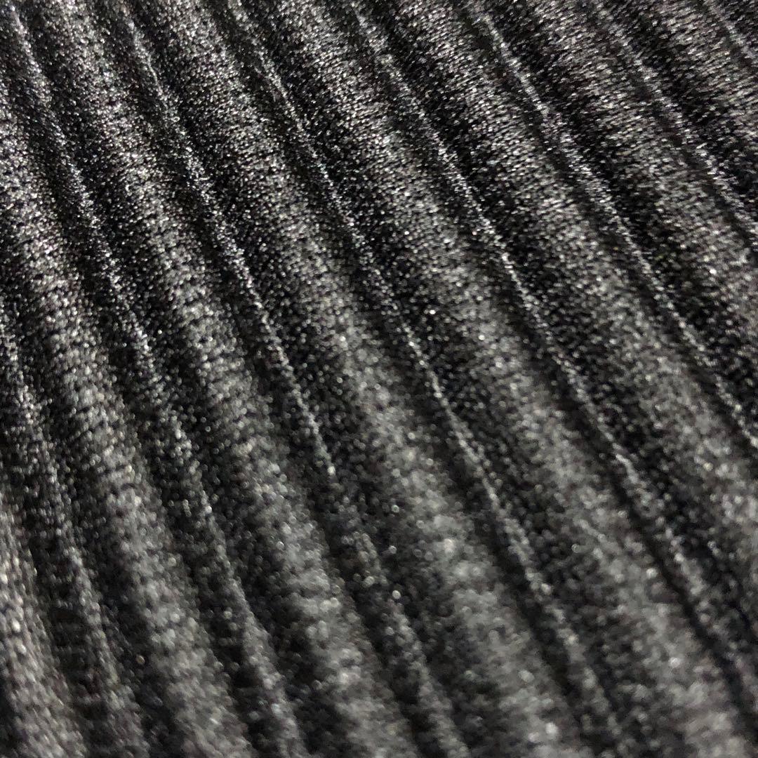 オムプリッセイッセイミヤケ　ブラック　Vネックロングスリーブカットソー3サイズ