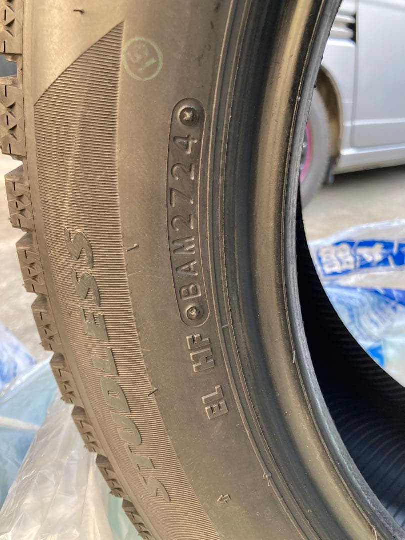 ブリヂストン BLIZZAK VRX2 205/55R17 スタッドレスタイヤ