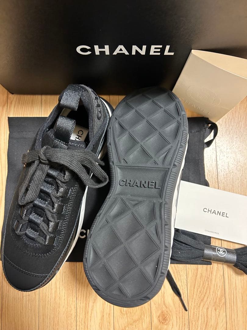 CHANEL ブラック ハイカットスニーカー【37】
