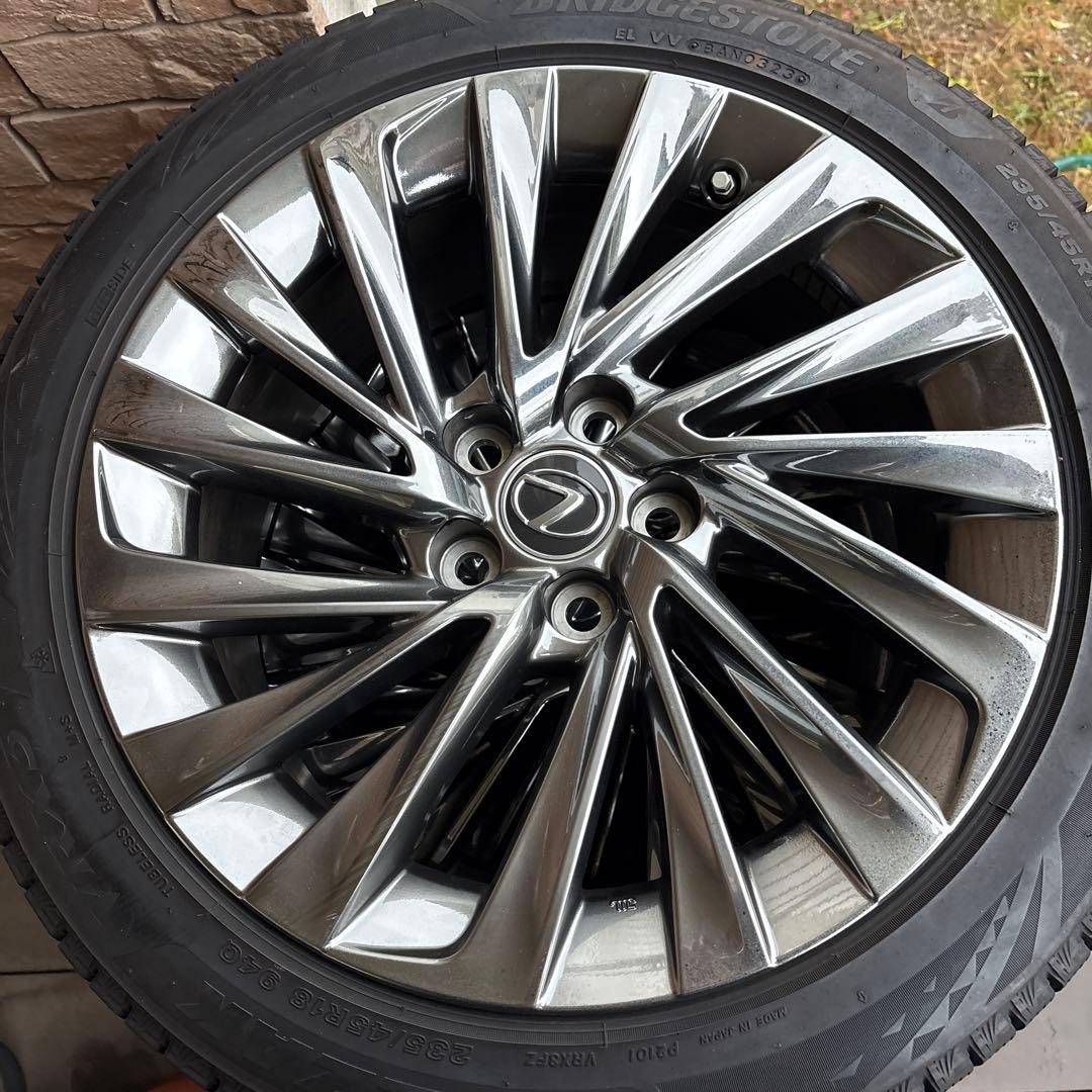 18インチスタッドレスタイヤ4本　レクサス