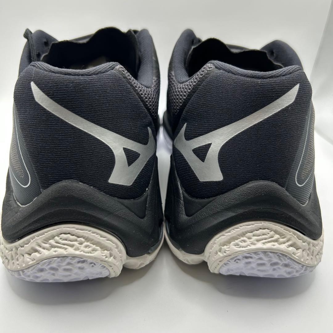 【未使用】ミズノ ウェーブライトニングZ8 バレーボールシューズ 26㎝　黒