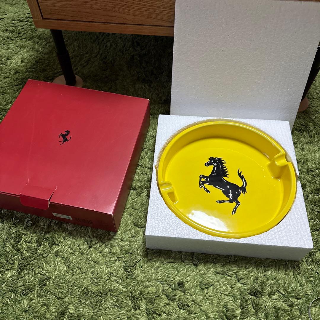 フェラーリ灰皿