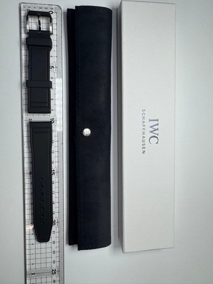 IWC ブラックラバーベルト 箱などあり