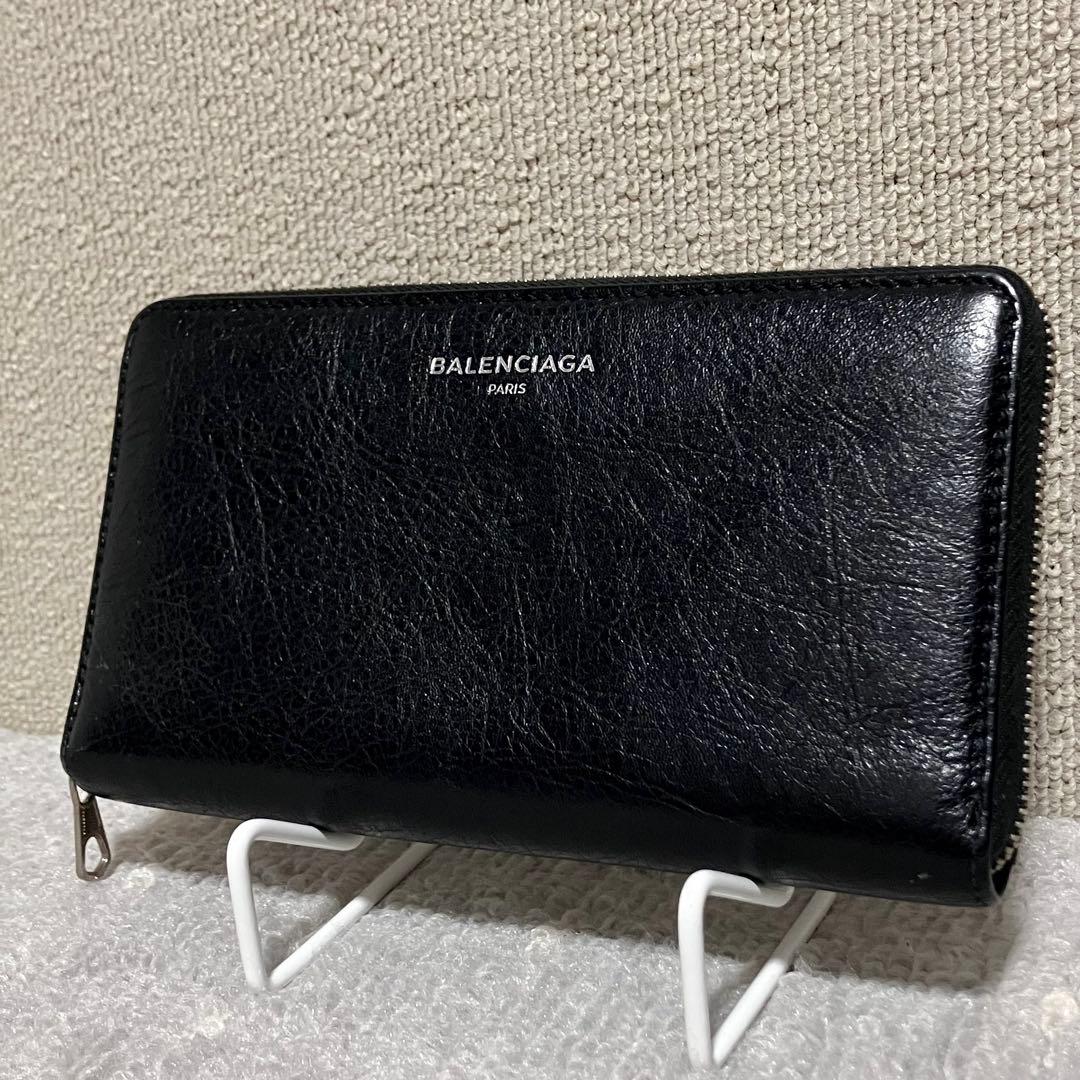 バレンシアガ［シワ加工］ラウンドジップ　長財布　ブラック　レザー　シルバー