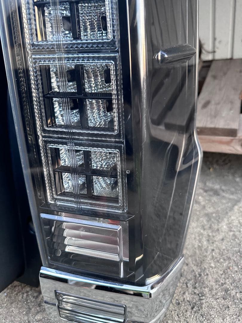トヨタ　80 ヴォクシー　テールランプ　右左セット