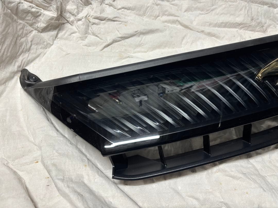 60ハリアー純正フロントグリル