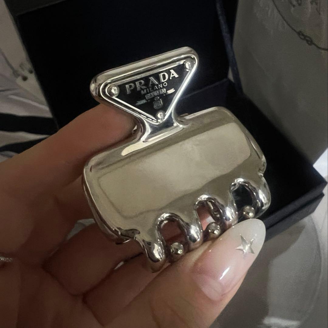 【KK】PRADA メタル ヘアクリップ スティールグレー 《認定書付き》