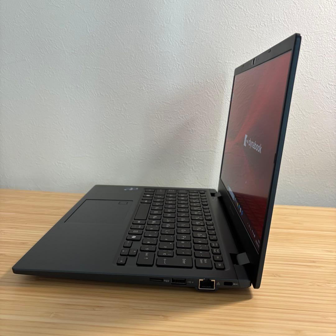 美品 東芝 2024年モデル 13世代 i5/FHD/16G 軽型 office