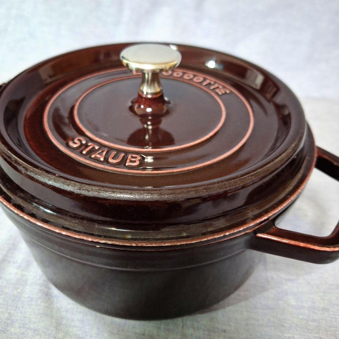ストウブ　ココット　ラウンド　22cm　オーベルジン　ナス　staub