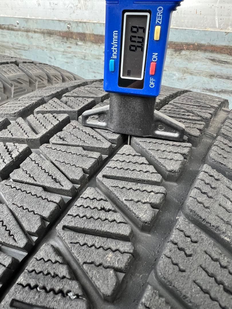senaブリヂストンスタッドレス235／55R19 105Q深溝