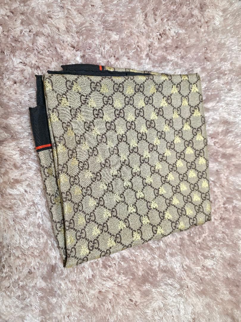 未使用 GUCCI グッチ 大判スカーフ GG柄 ビー bee 総柄 シルク