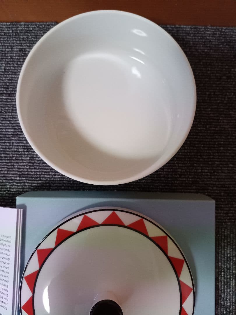 正規品　PRADA　ポーセリン　小物入れ 陶器　ジュエリーケース　未使用