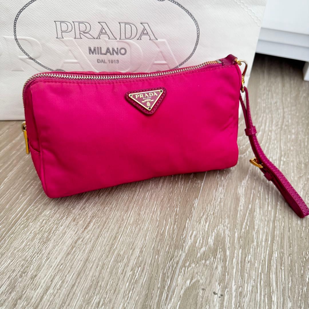 PRADA プラダ ポーチ コスメポーチ ナイロン　ピンク メイクポーチ