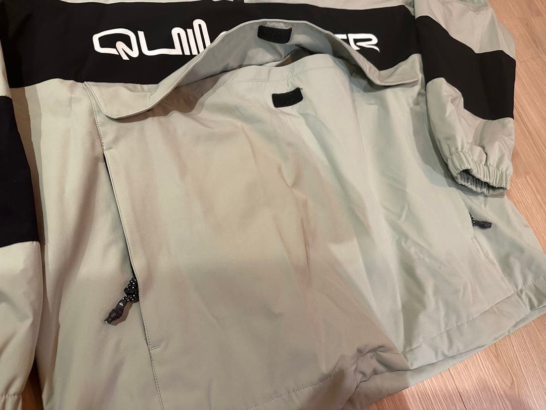 クイックシルバー　スノーボードウェア　カーキー