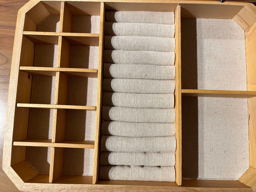 ZARA  ウッドジュエリーボックス