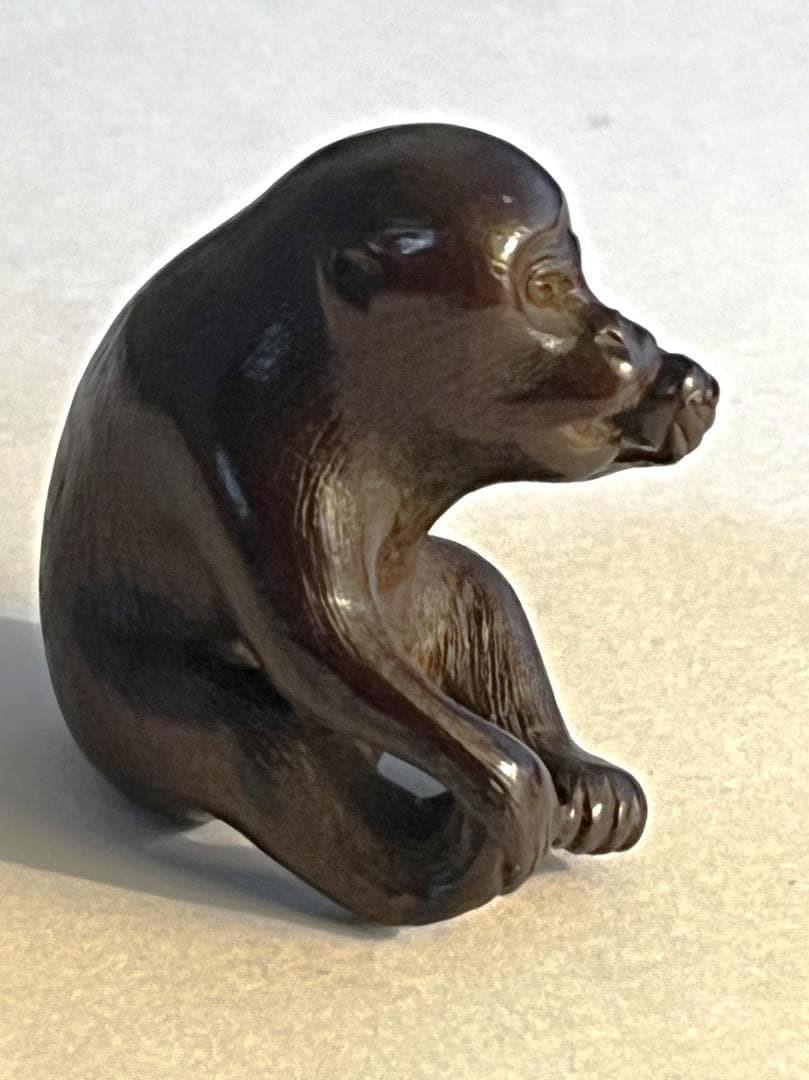 根付　猿　線刻銘「白龍」