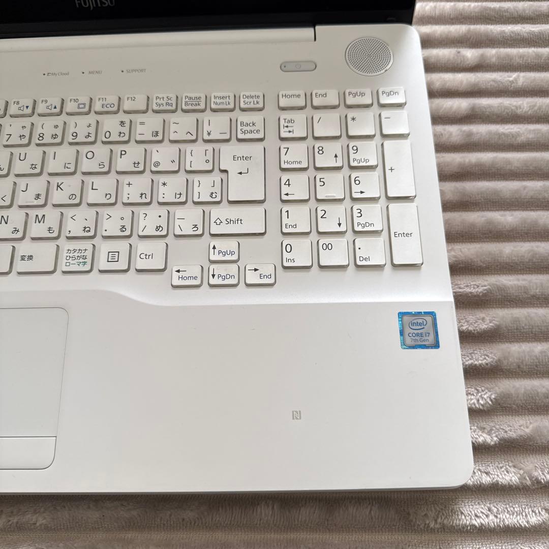 Windowsノート本体 FUJITSU LIFEBOOK AH77/B1 FMVA77B1WG