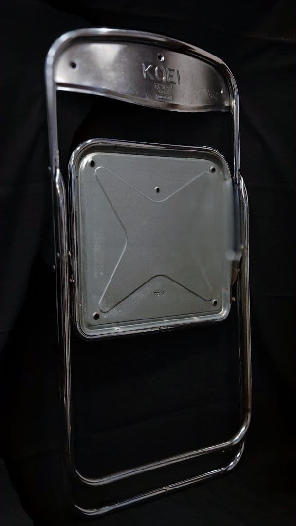 中古パイプ椅子　アップサイクルチェア　セビリア　タックロール　一点物