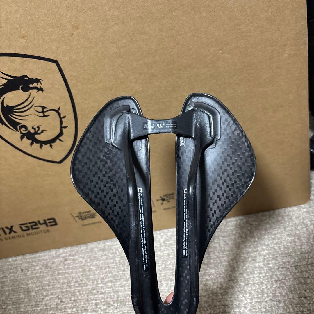 Bontrager XXX ブラック カーボンサドル
