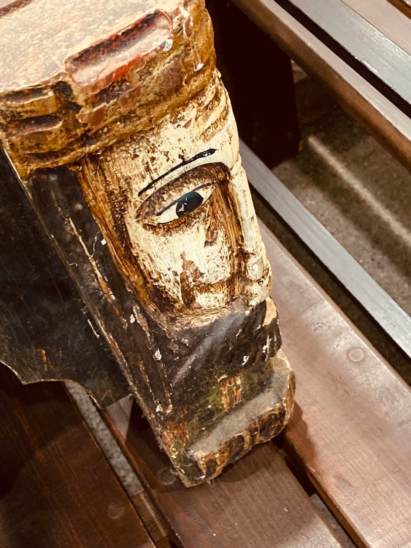 彫刻顔の木製スツール イタリア製1930年代 本革