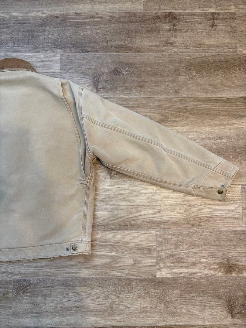 即購入OK！早い者勝ち！ Carhartt ベージュジャケット