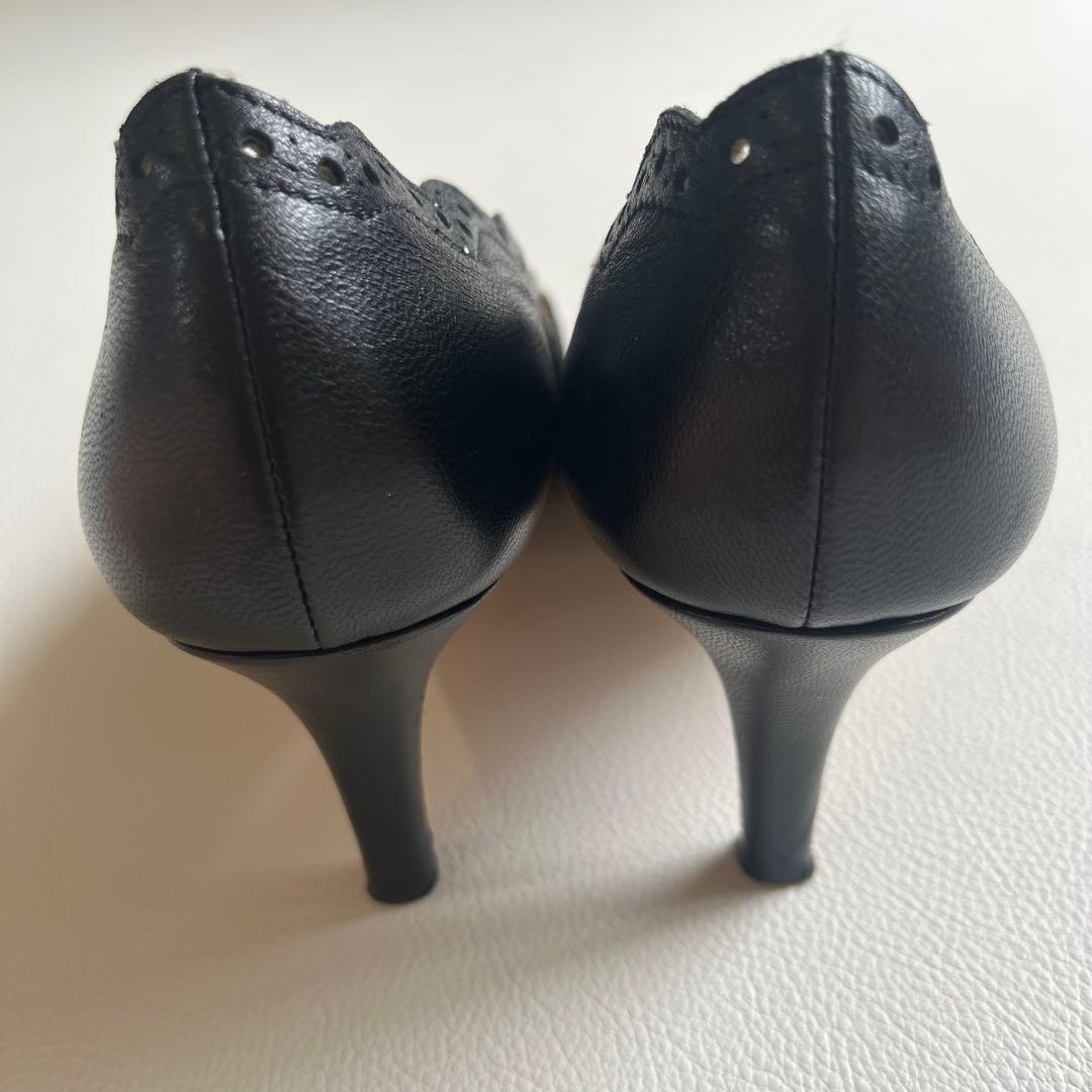 美品　ネブローニ　スカラップ パンチング　レザー　パンプス　レース　ヒール　24