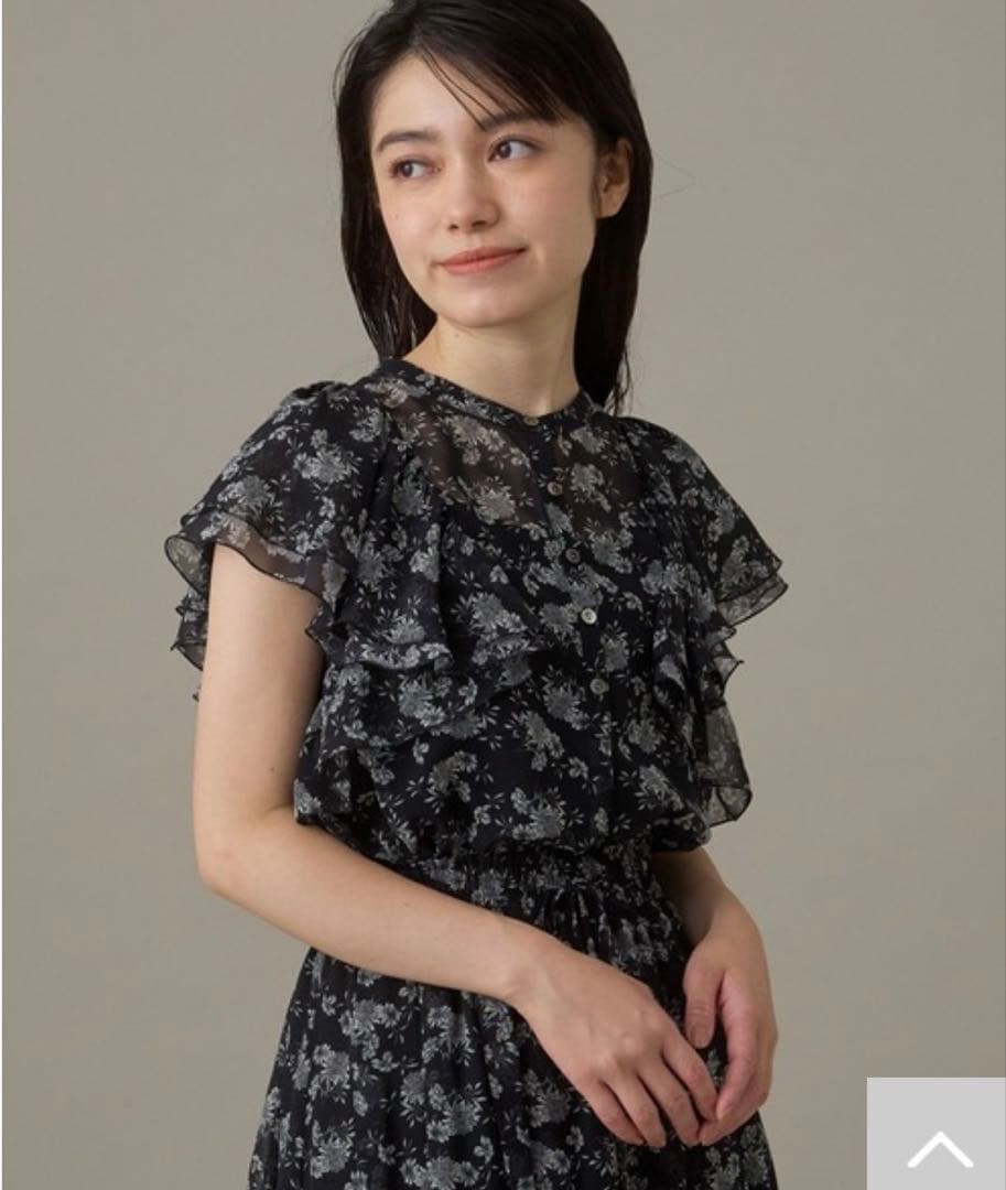 ANAYI ラインフラワープリントラッフルソデブラウス 定価¥31,900