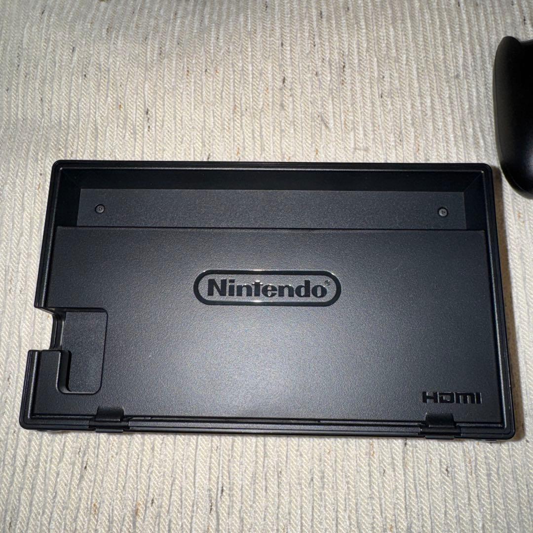 ニンテンドーSwitch 本体　グレー