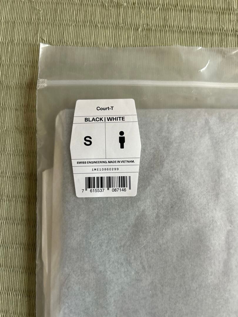 on メンズテニスウェア　S 新品未使用