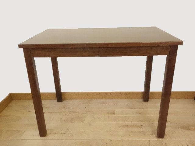 北海道手作り家具　ウォールナット材　デスク９００