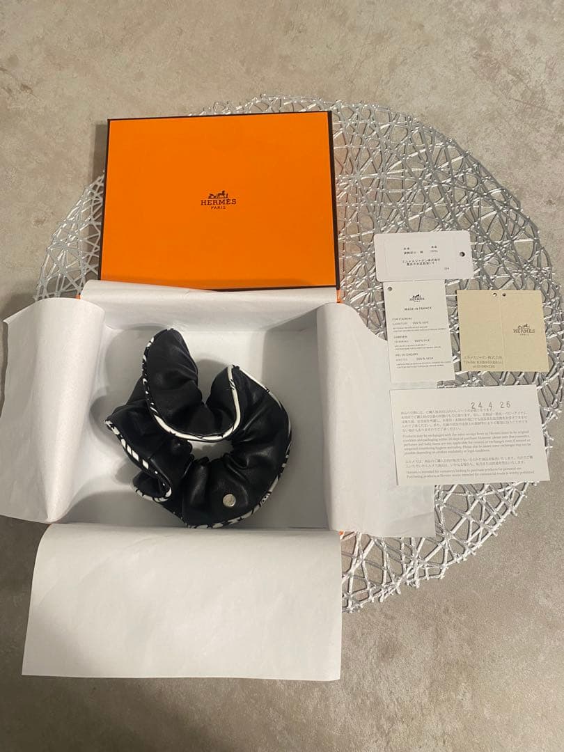 エルメス ヘアゴム・シュシュ ブラック　本革　2025年　HERMES
