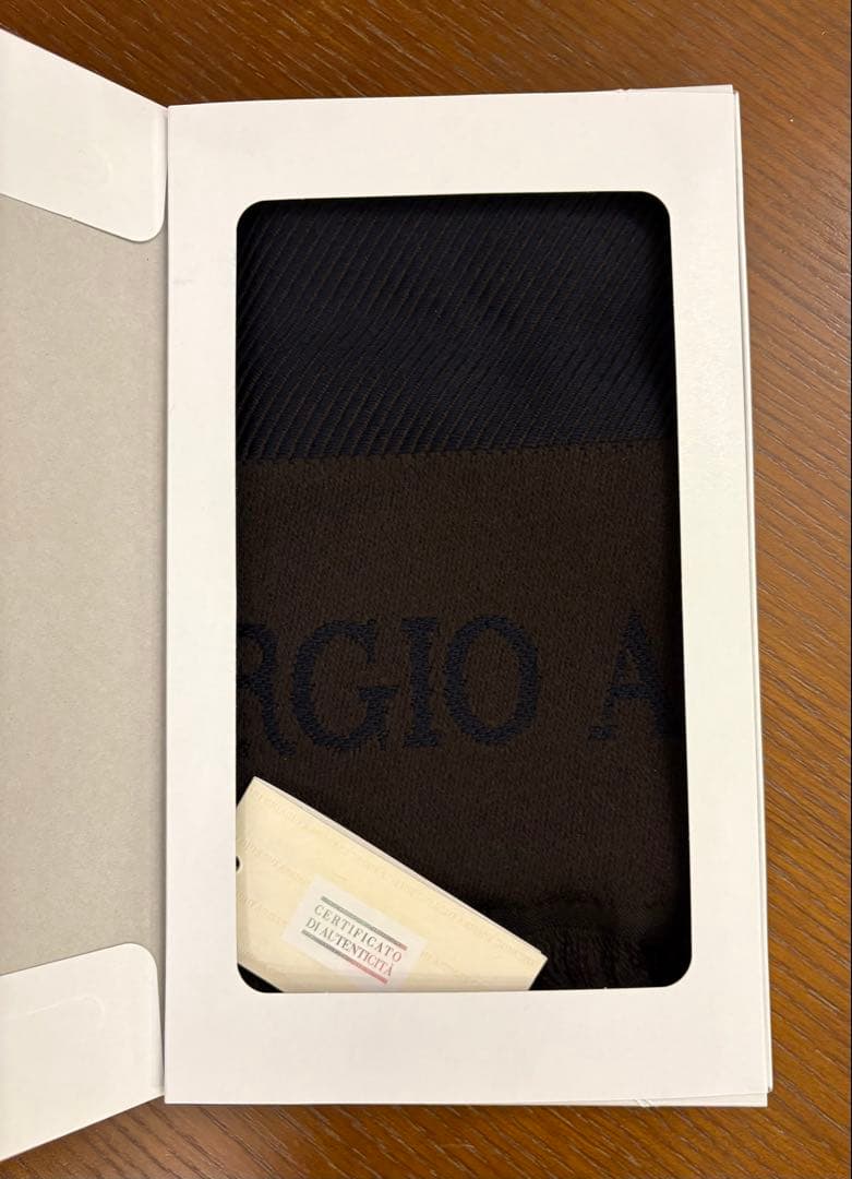 Giorgio Armani ジョルジオアルマーニマフラー　新品未使用化粧箱付き