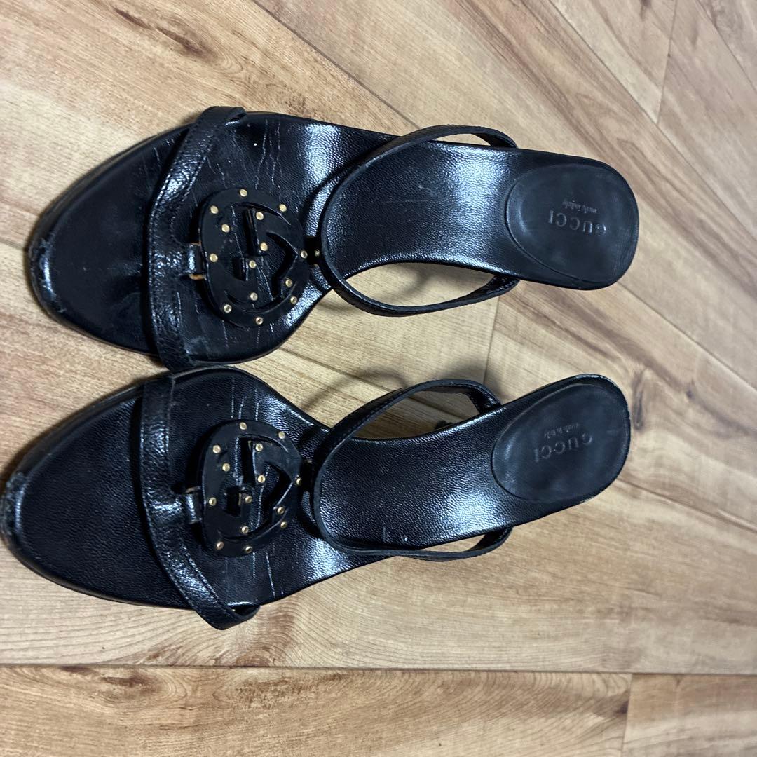 Gucci ブラックレザー ハイヒール
