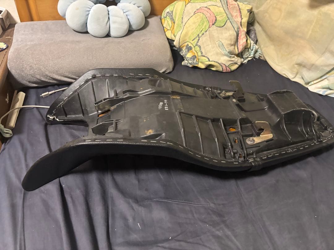 ホーネット250 純正シート
