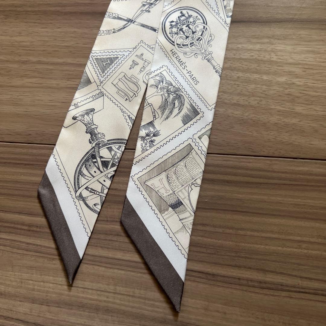 新品 HERMES フォーブルの切手愛好家 ツイリー スカーフ