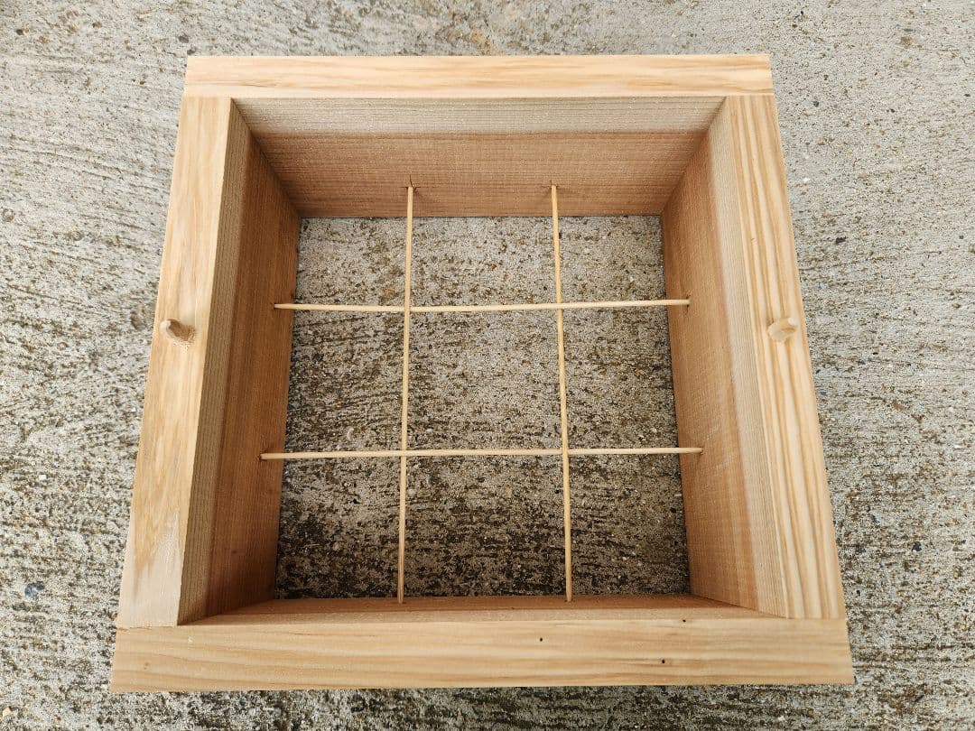 熟練大工作製、柾目板使用で重箱の節抜けの心配なし、日本蜜蜂6段重箱式巣箱