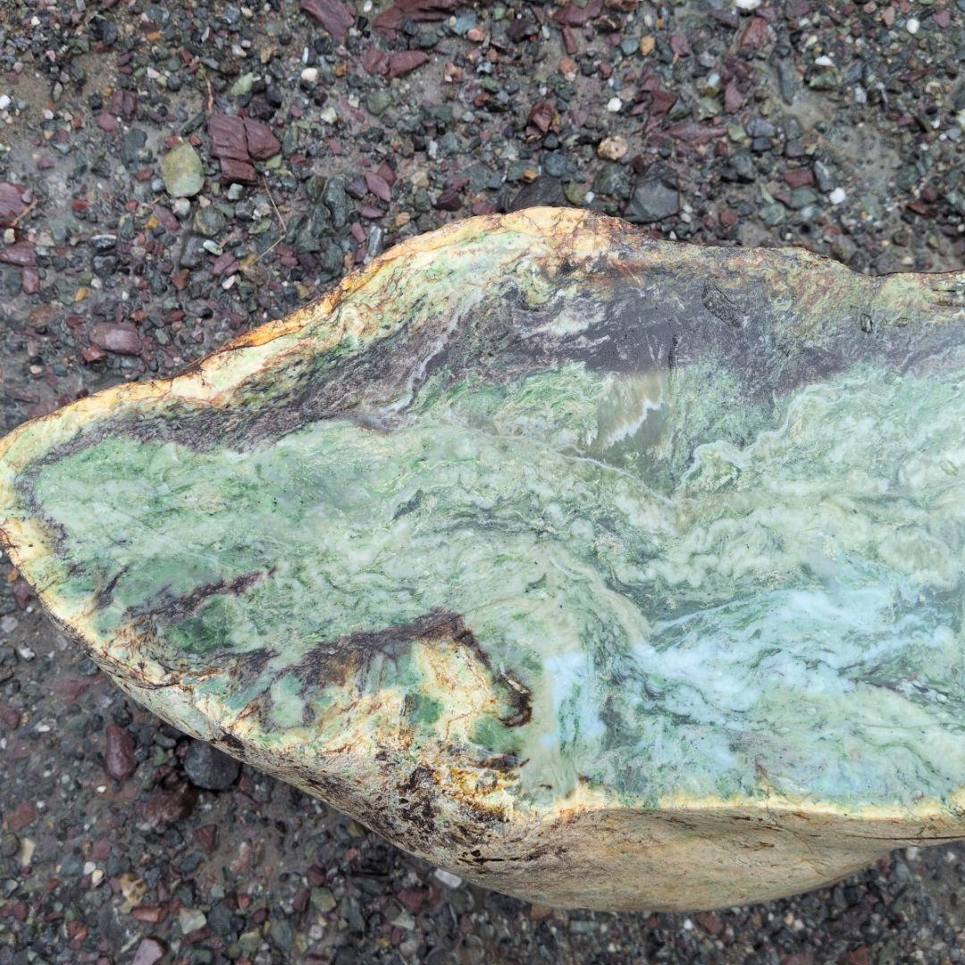北海道産　日高翡翠　142キロ　庭石 石　石材　鑑賞石　庭　坪庭　翡翠