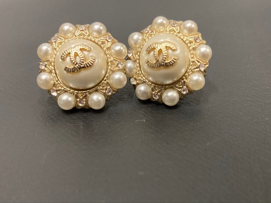 シャネル　フェイクパールピアス