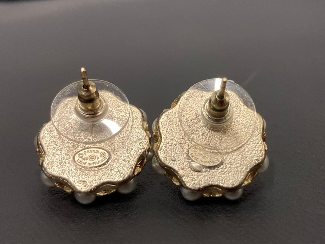 シャネル　フェイクパールピアス
