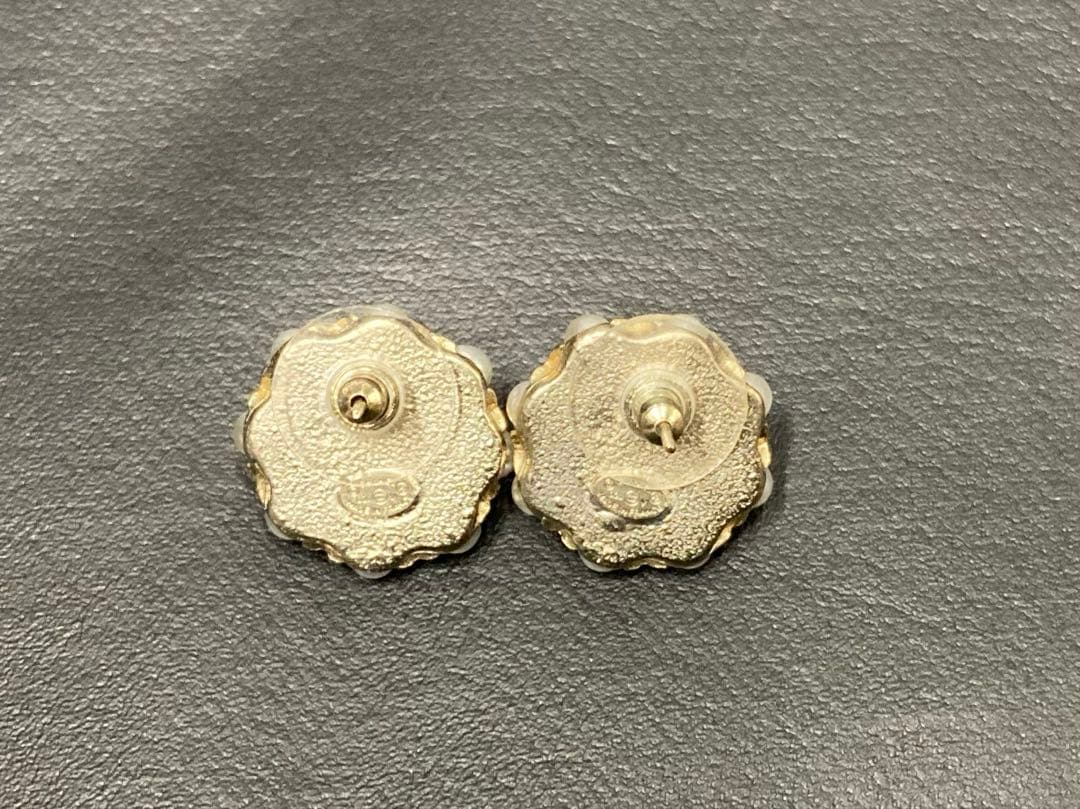 シャネル　フェイクパールピアス