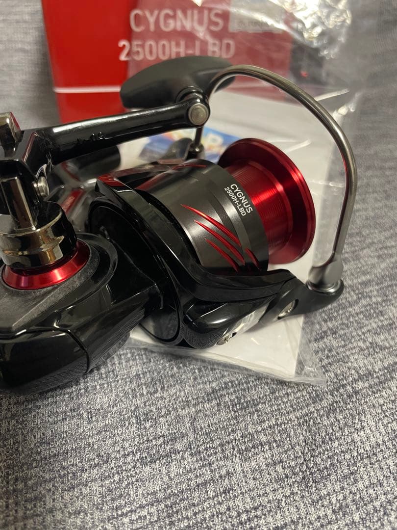 CYGNUS 2500H-LBD リール　22トーナメント競技スプール付