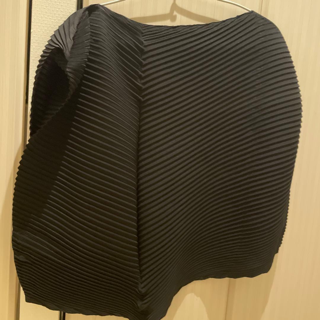 値下げイッセイミヤケ　ISSEY MIYAKE プリーツ　トップス　カットソー