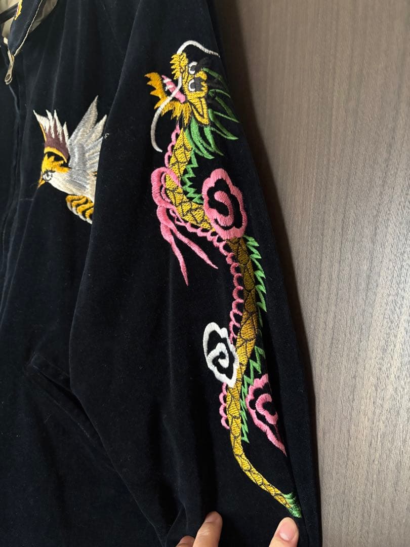 沖縄刺繍ベルベットスカジャン